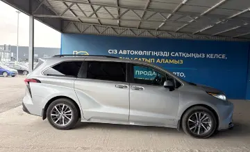 Toyota Sienna 2021 года за 16 900 000 тг. в Алматы фото 4
