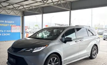 Toyota Sienna 2021 года за 16 900 000 тг. в Алматы фото 1