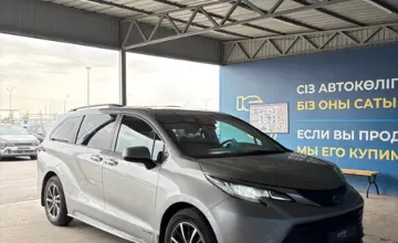 Toyota Sienna 2021 года за 16 900 000 тг. в Алматы фото 3