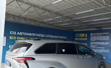 Toyota Sienna 2021 года за 16 900 000 тг. в Алматы