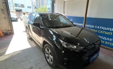 Toyota RAV4 2020 года за 17 000 000 тг. в Астана фото 3