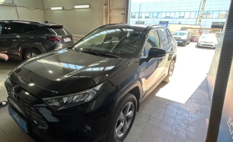 Toyota RAV4 2020 года за 17 000 000 тг. в Астана