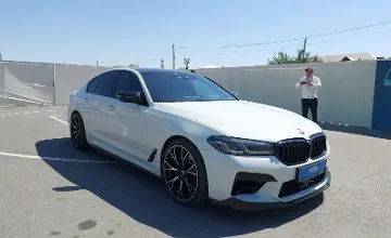 BMW 5 серии 2017 года за 15 800 000 тг. в Шымкент фото 2
