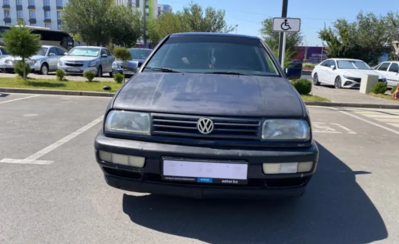 Volkswagen Vento 1993 года за 1 000 000 тг. в Шымкент фото 2