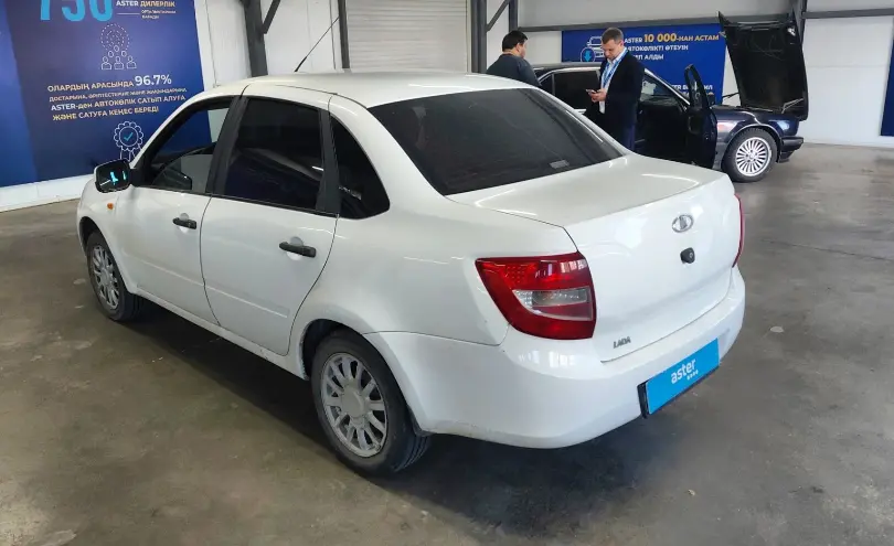 LADA (ВАЗ) Granta 2013 года за 1 500 000 тг. в Астана фото 4