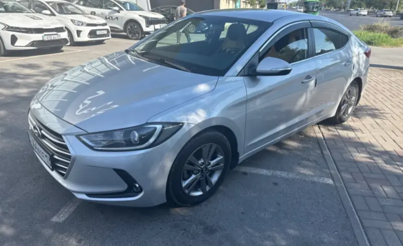 Hyundai Elantra 2018 года за 6 500 000 тг. в Шымкент