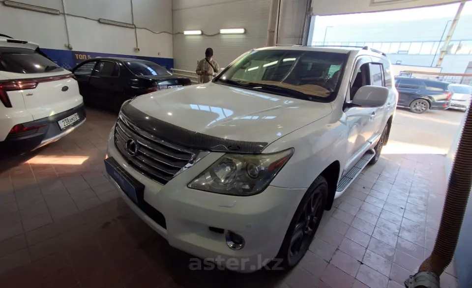 Lexus LX 2007 года за 15 000 000 тг. в Астана