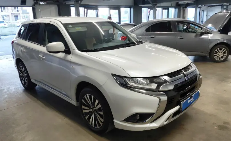 Mitsubishi Outlander 2022 года за 10 400 000 тг. в Астана фото 2