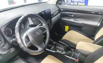 Mitsubishi Outlander 2022 года за 10 400 000 тг. в Астана фото 5