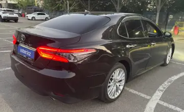 Toyota Camry 2018 года за 14 000 000 тг. в Алматы фото 3