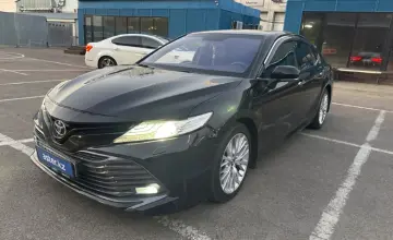 Toyota Camry 2018 года за 14 000 000 тг. в Алматы фото 1