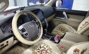 Toyota Land Cruiser 2014 года за 18 000 000 тг. в Астана фото 5