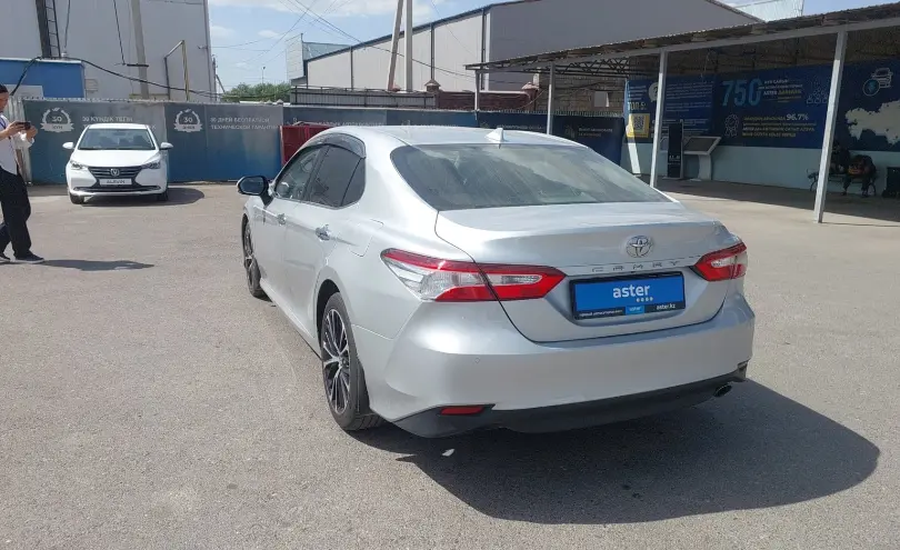 Toyota Camry 2018 года за 12 000 000 тг. в Шымкент фото 4