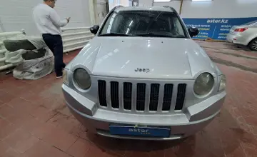 Jeep Compass 2008 года за 3 500 000 тг. в Астана фото 2