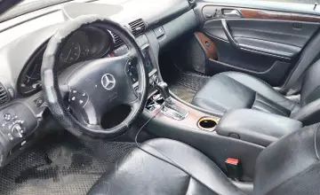 Mercedes-Benz C-Класс 2004 года за 2 000 000 тг. в Астана фото 5