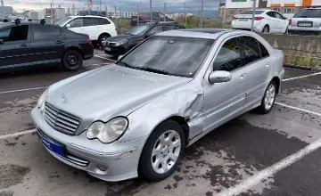 Mercedes-Benz C-Класс 2004 года за 2 000 000 тг. в Астана фото 1