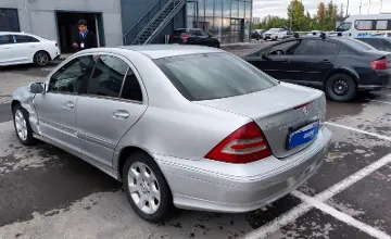 Mercedes-Benz C-Класс 2004 года за 2 000 000 тг. в Астана фото 4