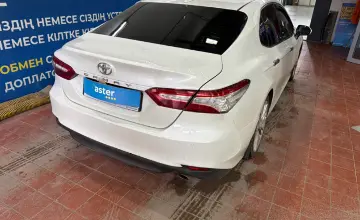 Toyota Camry 2018 года за 13 300 000 тг. в Астана