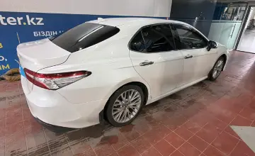 Toyota Camry 2018 года за 13 300 000 тг. в Астана фото 4