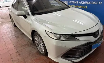 Toyota Camry 2018 года за 13 300 000 тг. в Астана фото 3