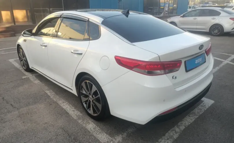 Kia K5 2017 года за 9 000 000 тг. в Алматы фото 4
