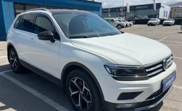 Volkswagen Tiguan 2018 года за 12 500 000 тг. в Алматы фото 2