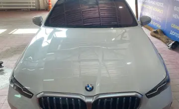 BMW 5 серии 2024 года за 32 000 000 тг. в Астана фото 2