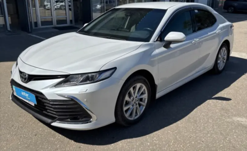 Toyota Camry 2023 года за 17 000 000 тг. в Актобе