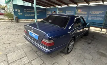 Mercedes-Benz E-Класс 1994 года за 1 700 000 тг. в Талдыкорган