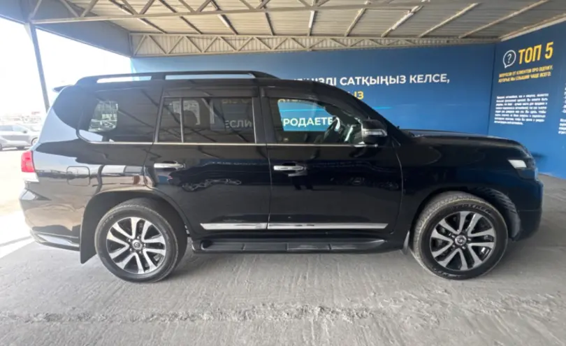 Toyota Land Cruiser 2018 года за 38 000 000 тг. в Алматы фото 4