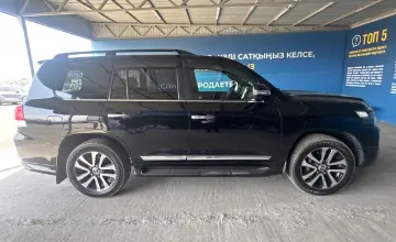 Toyota Land Cruiser 2018 года за 38 000 000 тг. в Алматы фото 4