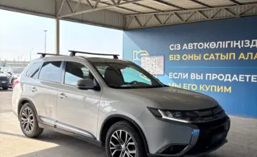 Mitsubishi Outlander 2016 года за 9 000 000 тг. в Алматы фото 3