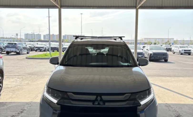 Mitsubishi Outlander 2016 года за 9 000 000 тг. в Алматы фото 2