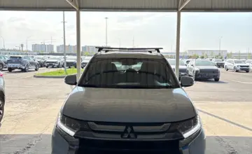 Mitsubishi Outlander 2016 года за 9 000 000 тг. в Алматы фото 2