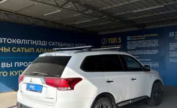 Mitsubishi Outlander 2016 года за 9 000 000 тг. в Алматы