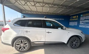 Mitsubishi Outlander 2016 года за 9 000 000 тг. в Алматы фото 4