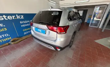 Mitsubishi Outlander 2019 года за 10 000 000 тг. в Астана
