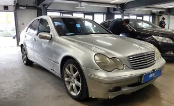 Mercedes-Benz C-Класс 2002 года за 2 000 000 тг. в Астана фото 2