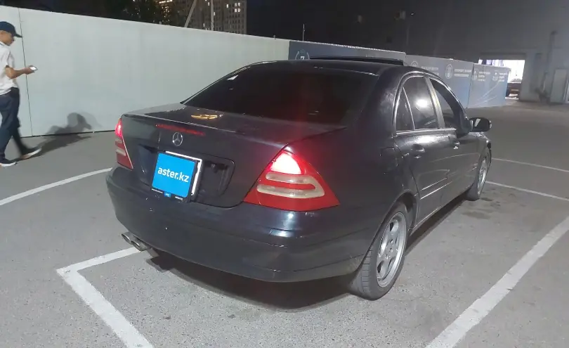 Mercedes-Benz C-Класс 2001 года за 1 900 000 тг. в Шымкент фото 3