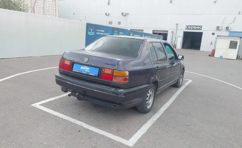 Volkswagen Vento 1994 года за 700 000 тг. в Шымкент фото 3