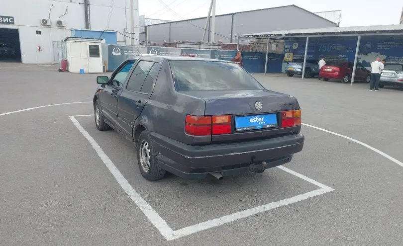 Volkswagen Vento 1994 года за 700 000 тг. в Шымкент фото 4