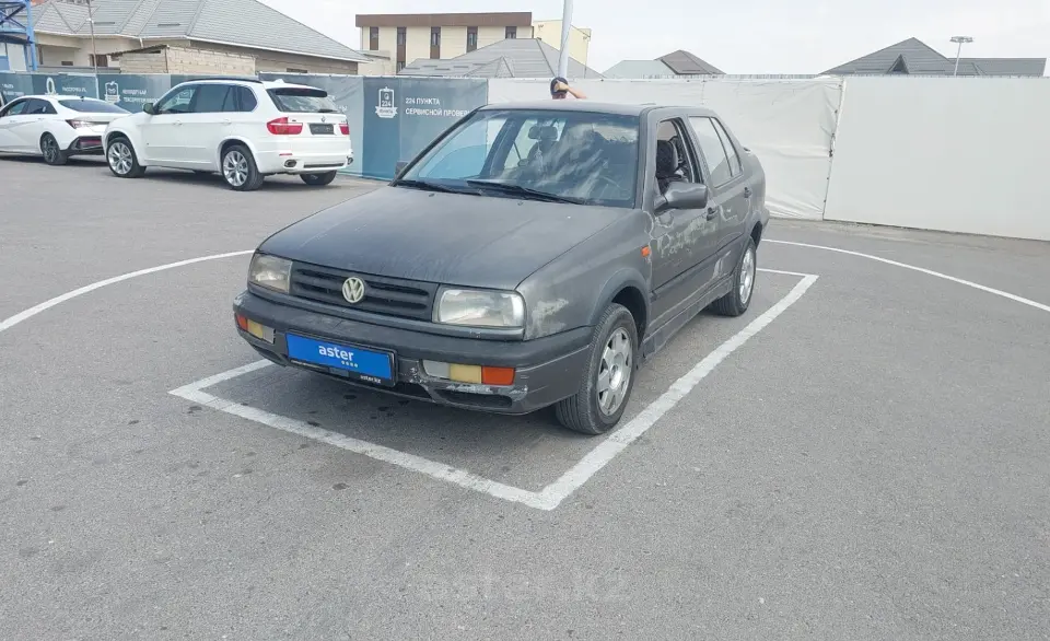 Volkswagen Vento 1993 года за 1 100 000 тг. в Шымкент