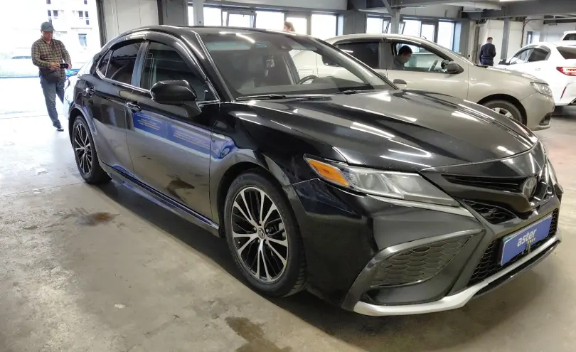 Toyota Camry 2018 года за 11 000 000 тг. в Астана фото 2