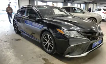 Toyota Camry 2018 года за 11 000 000 тг. в Астана фото 2