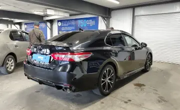 Toyota Camry 2018 года за 11 000 000 тг. в Астана фото 3