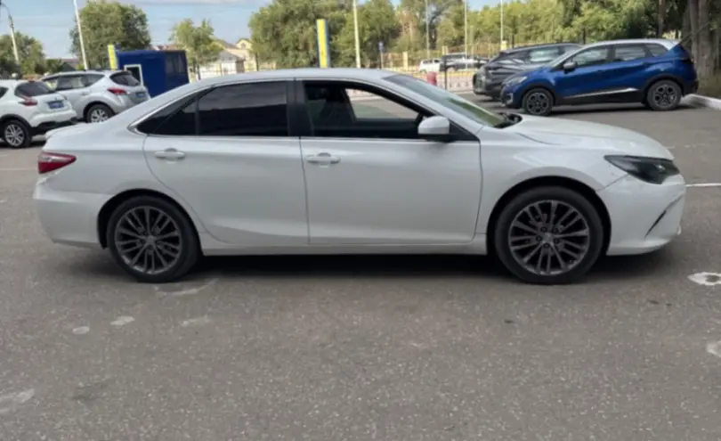 Toyota Camry 2017 года за 9 000 000 тг. в Актобе фото 4