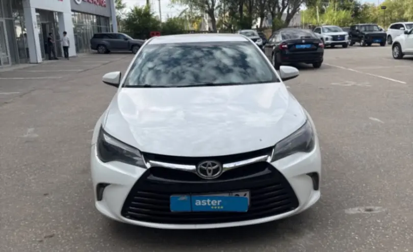 Toyota Camry 2017 года за 9 000 000 тг. в Актобе фото 2