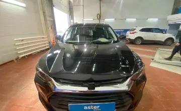 Chevrolet Tracker 2023 года за 7 400 000 тг. в Астана фото 2