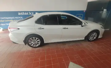 Toyota Camry 2019 года за 11 900 000 тг. в Астана фото 4