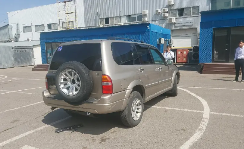 Suzuki XL7 2003 года за 3 500 000 тг. в Алматы фото 3